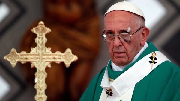 papa golpeado Ley Dominical.jpg