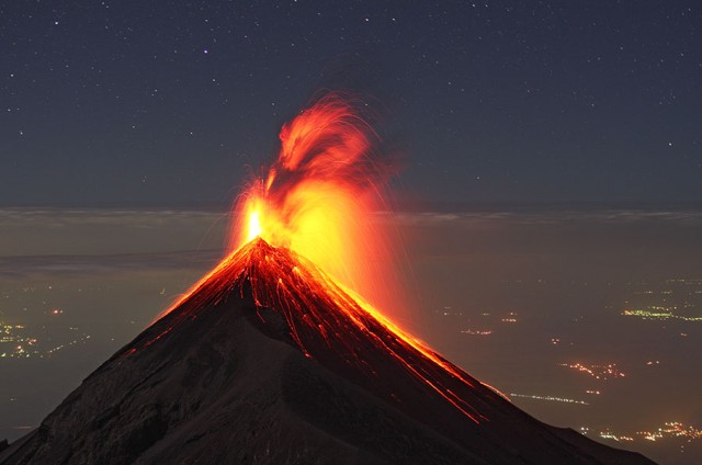 volcan de fuego- Ley dominical.jpg